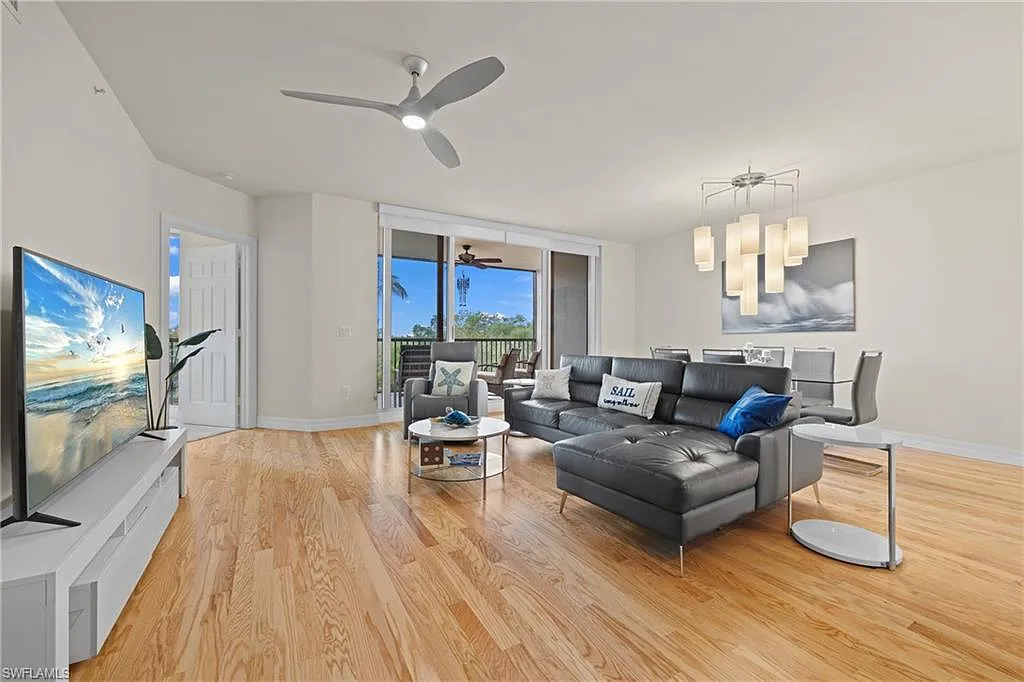 3 bed, 2.5 bath, 1865 sqft, $10,000 — Photo 3