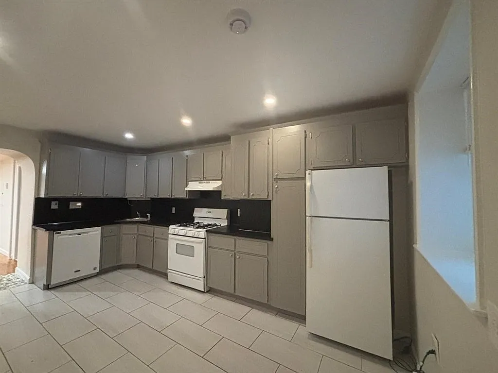 1 bed, 800 sqft, $2,900 — Photo 2