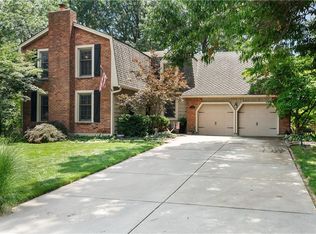 200 NE Oak Tree Cir, Lees Summit, MO 64086