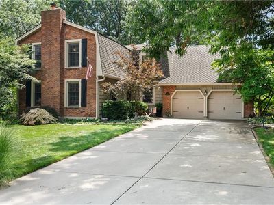 200 NE Oak Tree Cir, Lees Summit, MO, 64086