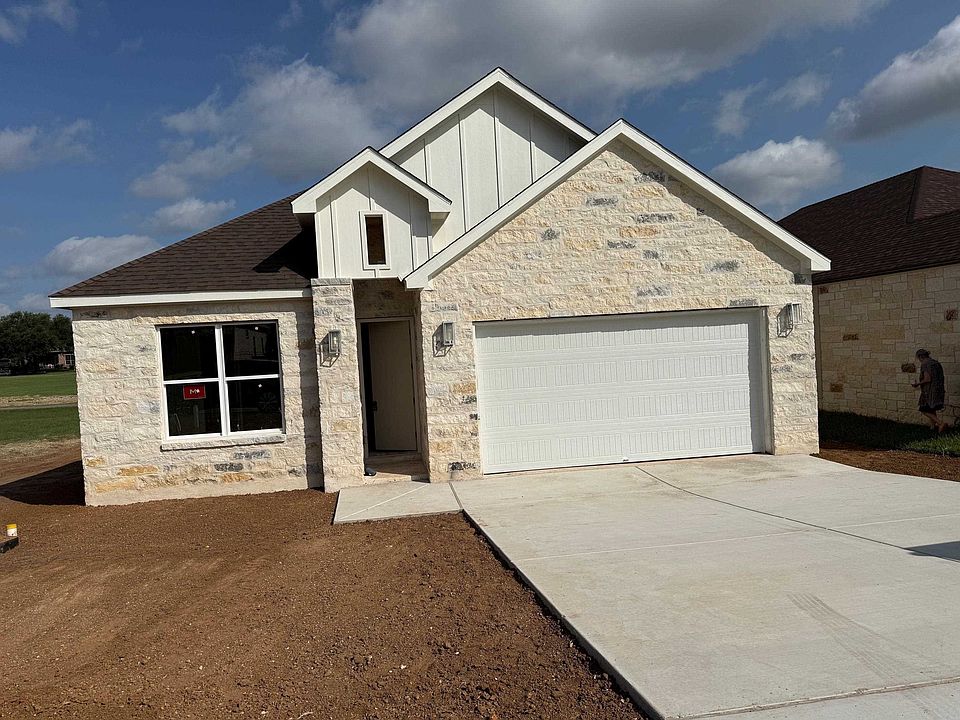 1st image of 134 Pinehurst