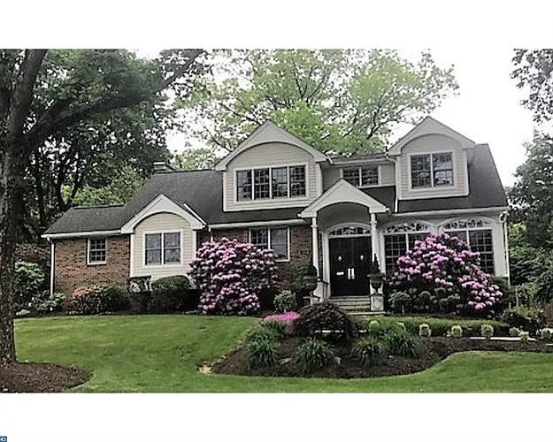 1610 Meadowlark Rd photo 1