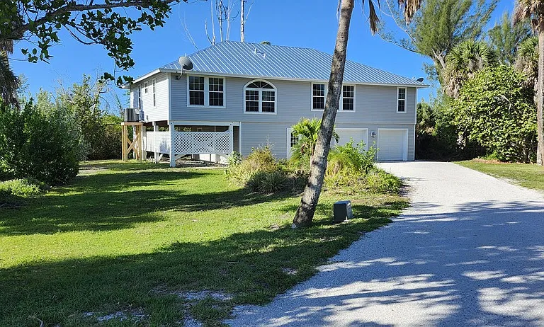 1882 Farm Trl — Photo 1