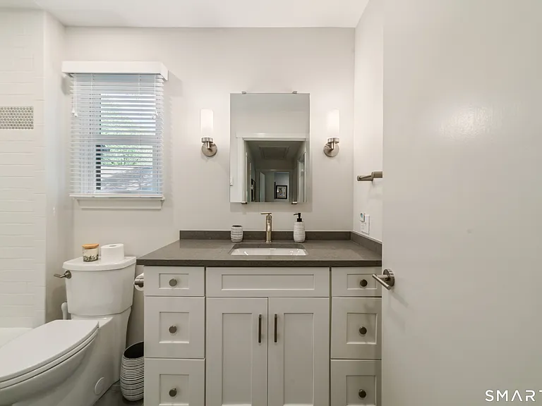 595 Heritage Vlg #B — Photo 19