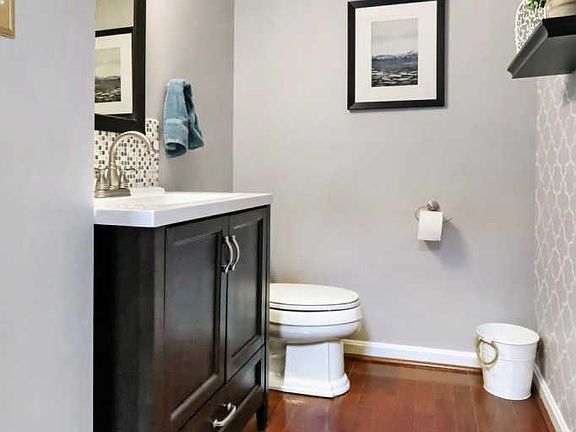 5th image of 239 Brynwood St