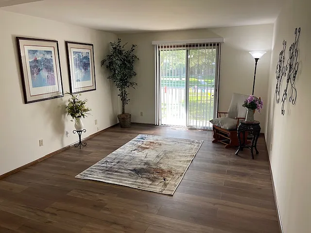 6850 W Kathleen Ct #8