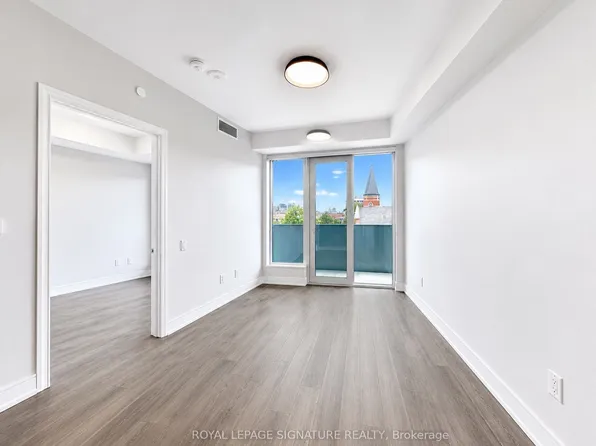 2525 Bathurst St, Toronto, ON