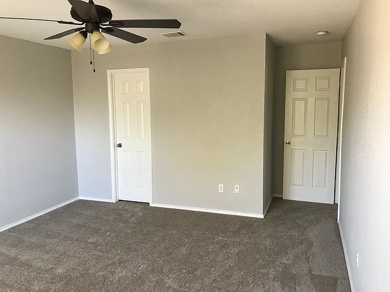 4956 Thorn Hollow Dr — Photo 12