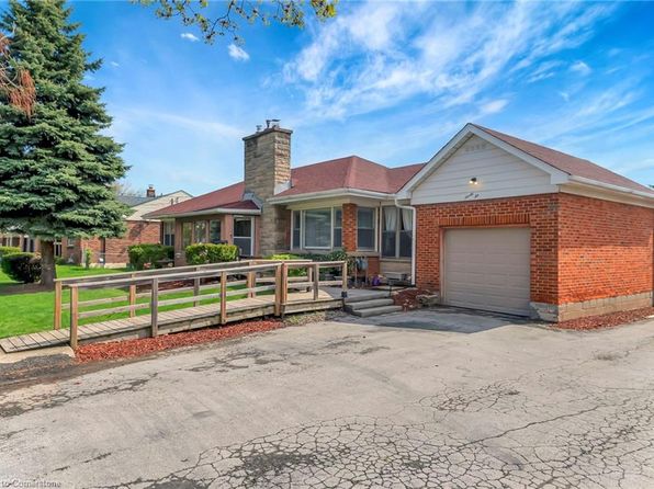 96 Gray Rd, Hamilton, ON L8G 3V1