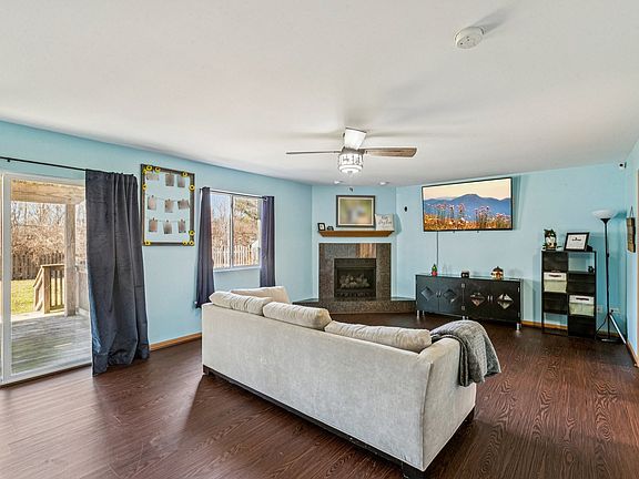 4th image of 43144 N Lake Ave