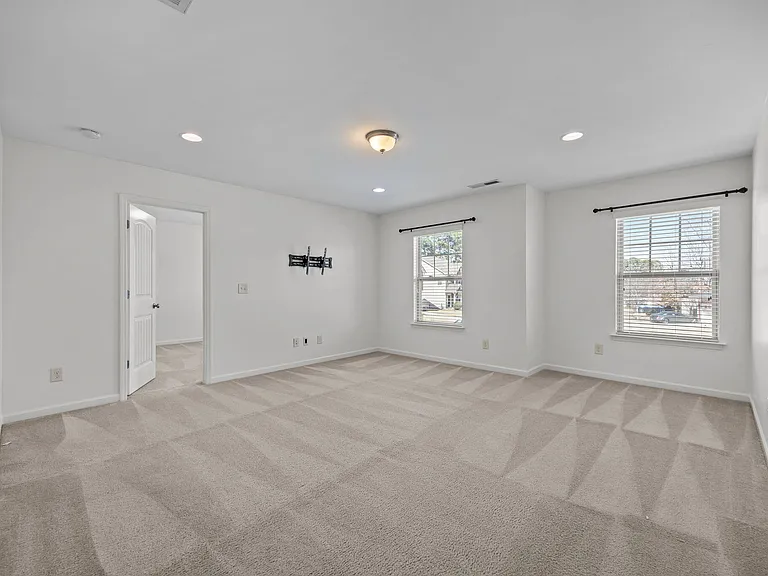 729 Lake Artesia Ln — Photo 36