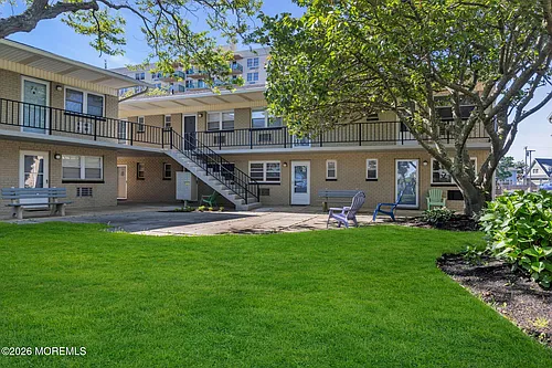 455 Ocean Blvd Photo 1