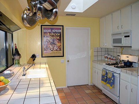 3rd image of 408 Elmhurst Cir