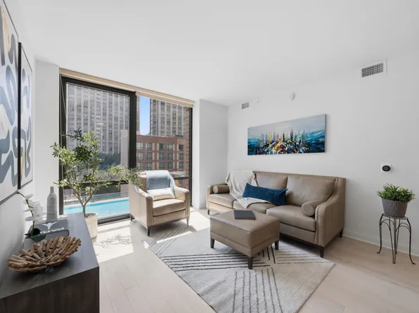 151 Bay Street image 1 of 43