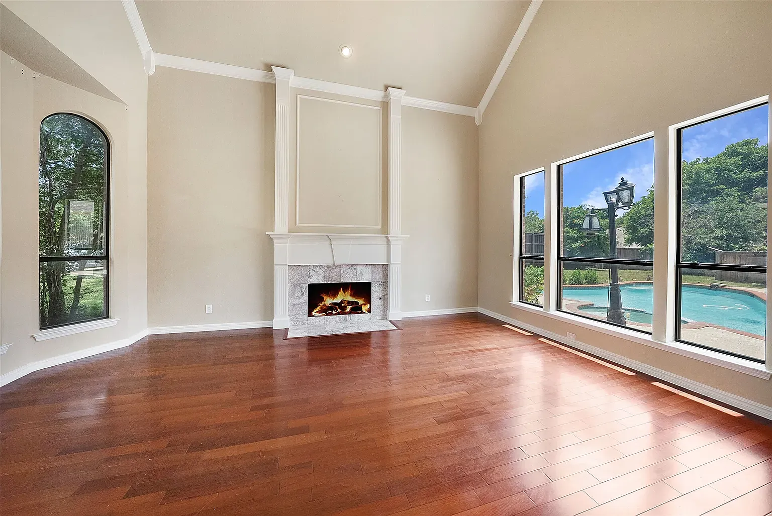 4 bed, 3.5 bath, 3784 sqft, $5,000 — Photo 3