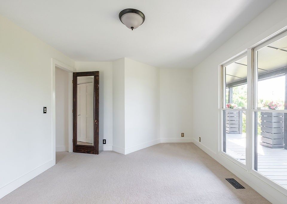 34th image of 2351 Harlan Rd