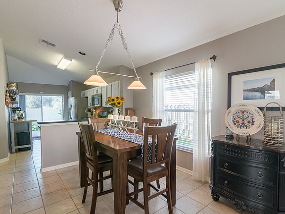 3rd image of 24410 Summer Wind Ct
