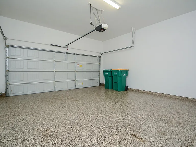 22 Cheswood Manor Dr — Photo 34