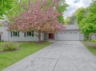 154 71 1/2 Way NE, Fridley, MN 55432