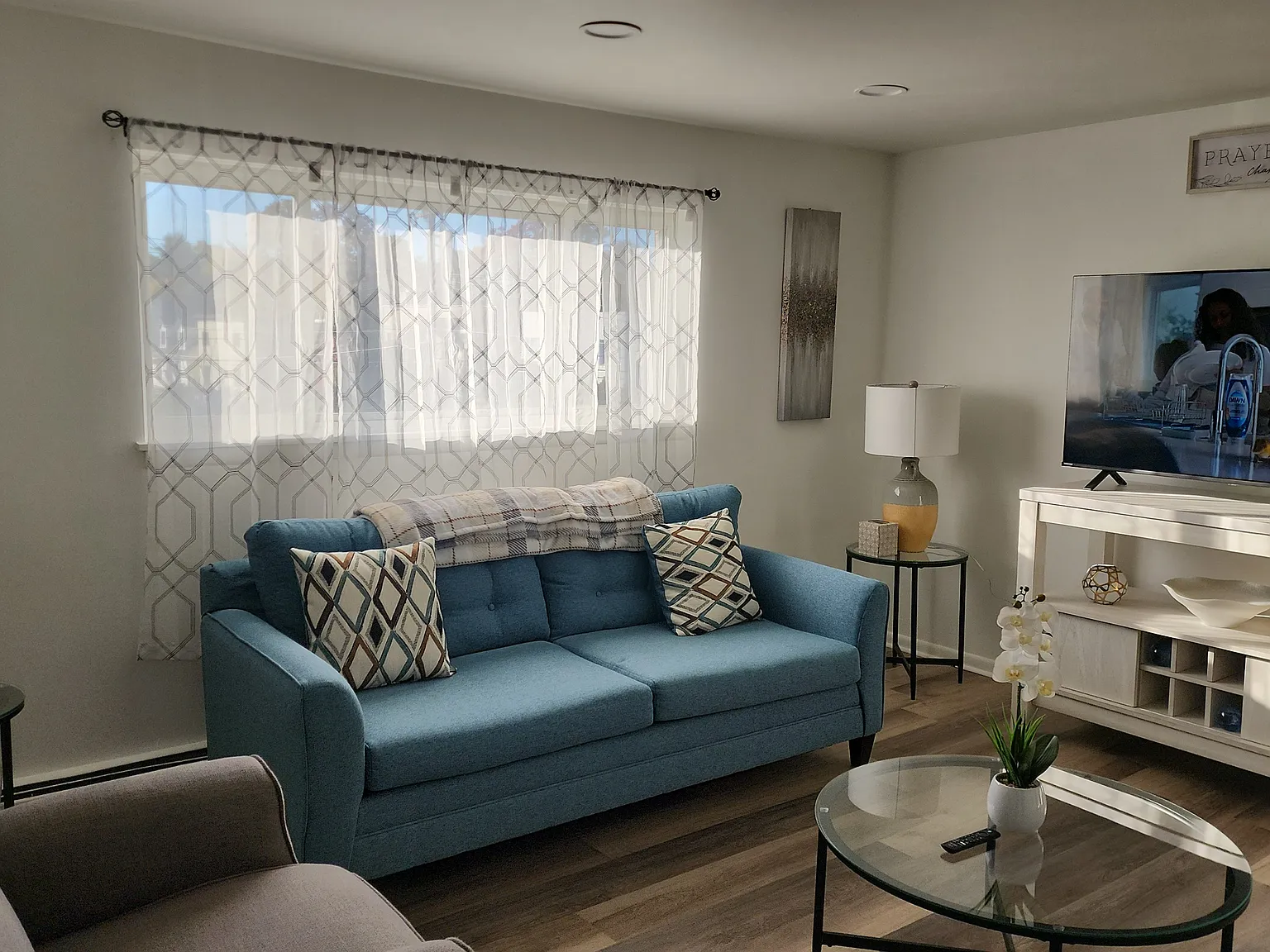 2 bed, 1100 sqft, $1,875 — Photo 1