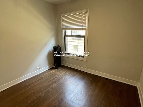4th image of 937 W Oakdale Ave Unit N1
