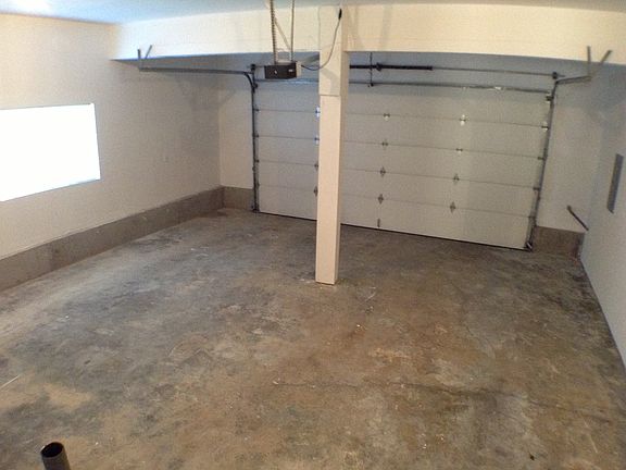 4th image of 1205 Frontier Cir E #A & B