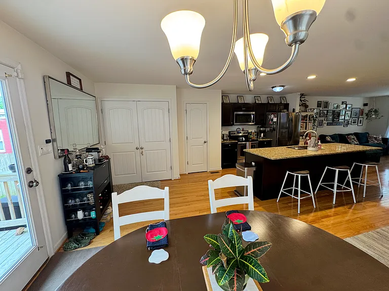 304 W Leigh St — Photo 10