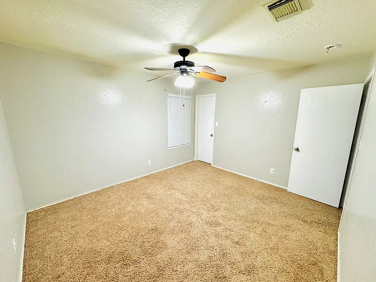1606 Sunbend Fls — Photo 12