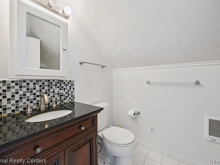 3047 Cummings Ave — Photo 10