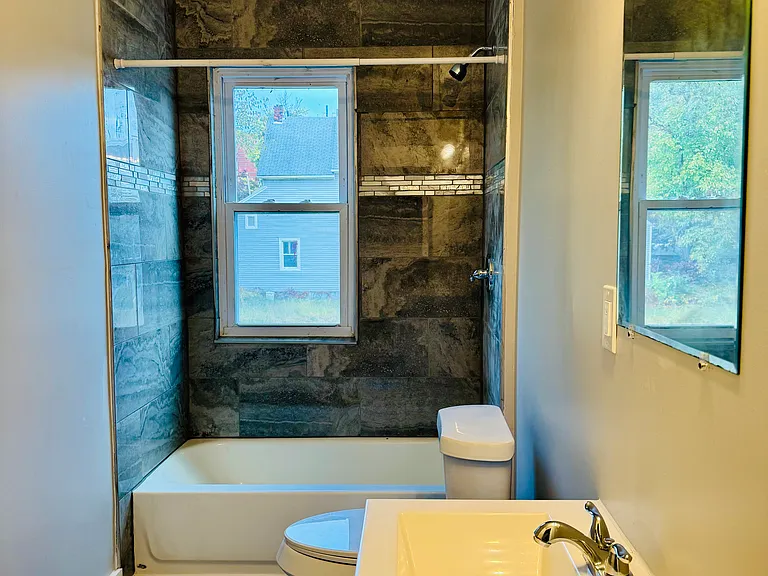 2202 E 97th St #1 — Photo 4