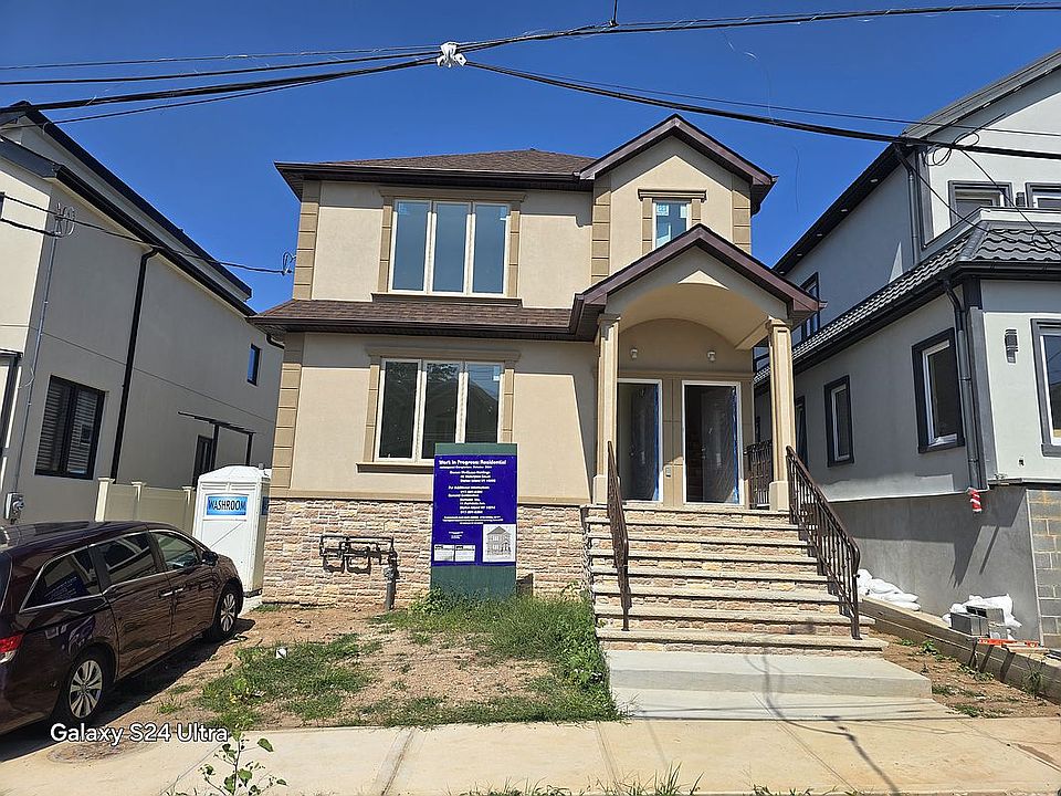 1st image of 10 Waterford Ct