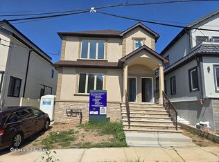 10 Waterford Ct, Staten Island, NY 10305