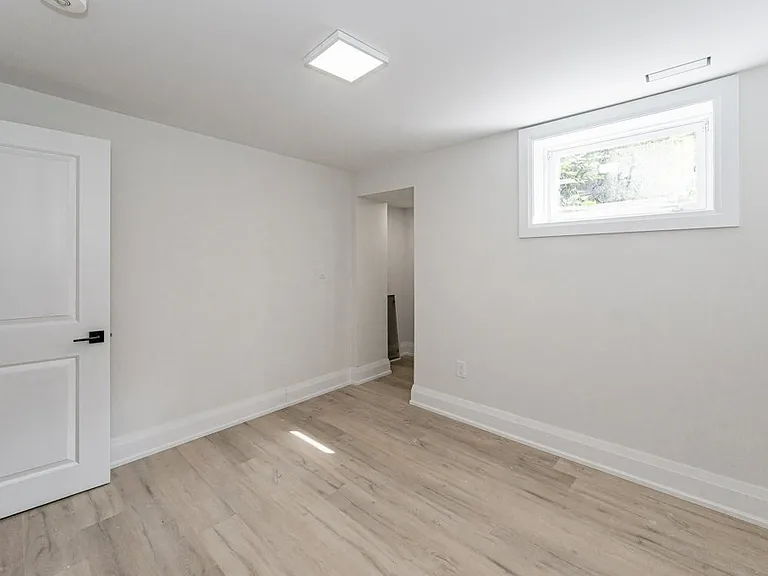 197 Edgar St #3 — Photo 16