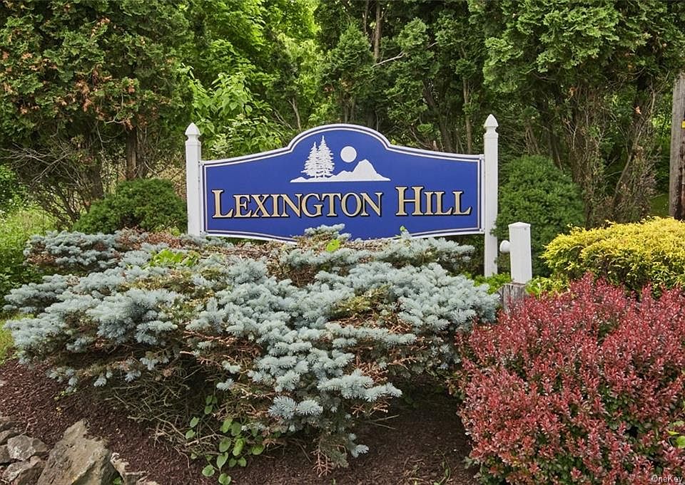 1st image of 17 Lexington Hl Unit 6