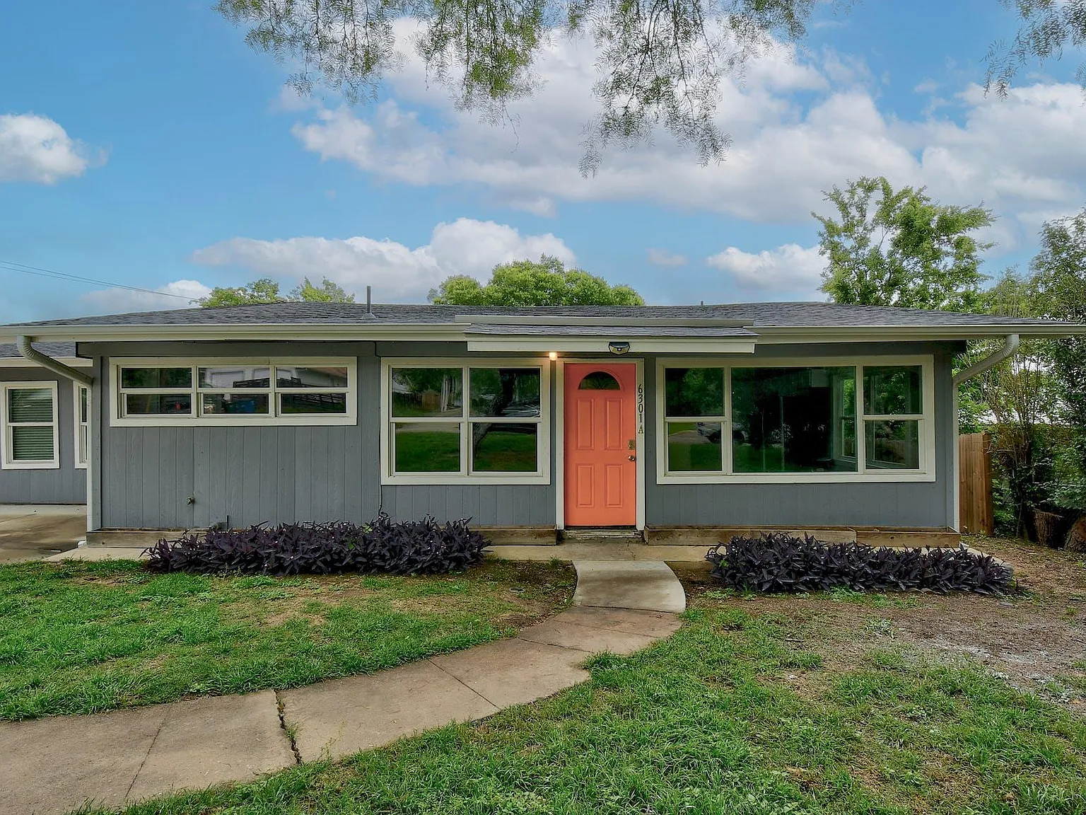 3 bed, 1.0 bath, 1264 sqft, $2,200 — Photo 2