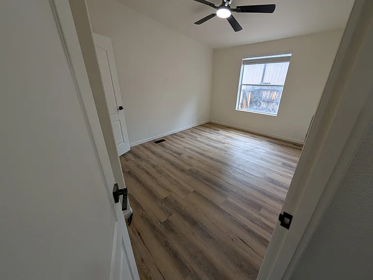 Bedroom 3: x sq ft