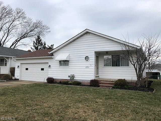 1st image of 30205 Twin Lakes Dr