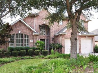 1324 Crystal Lake Cir E, Pearland, TX 77584