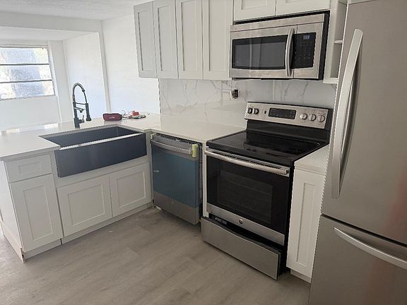 4th image of 4901 E Hanna Ave