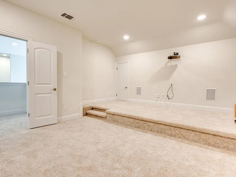 845 Richardson Ln — Photo 27