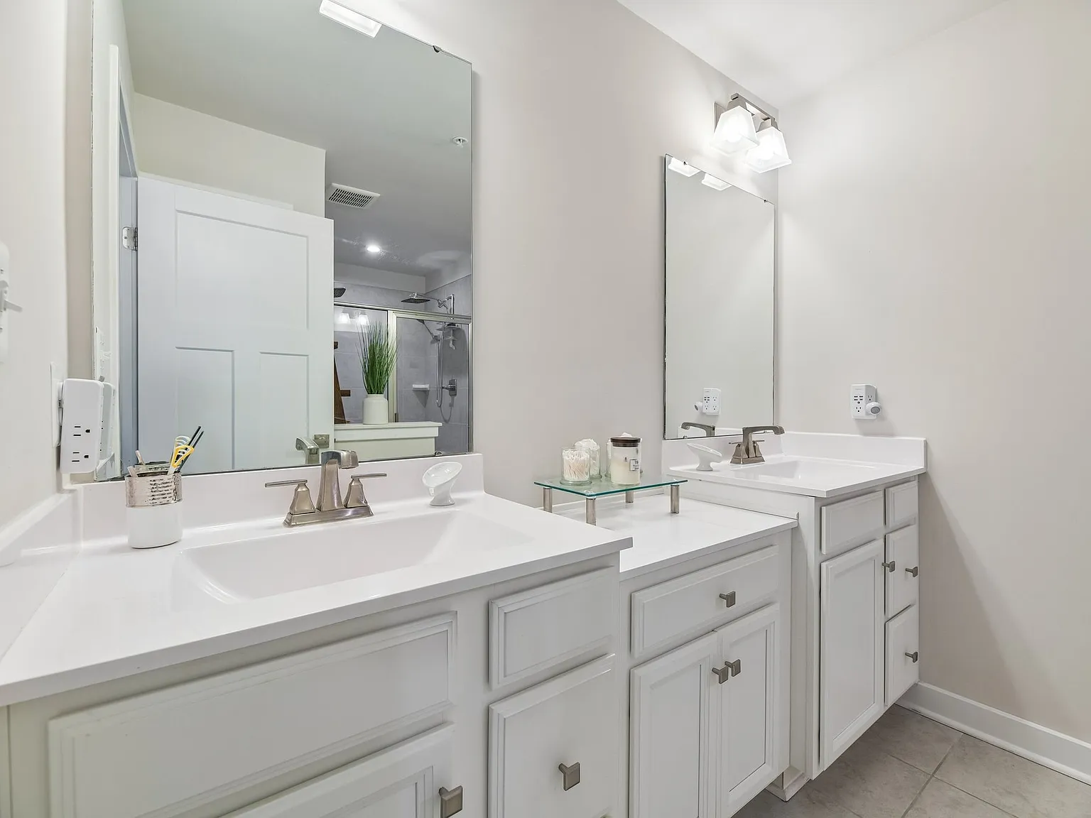 3 bed, 2.5 bath, 1688 sqft, $4,000 — Photo 2