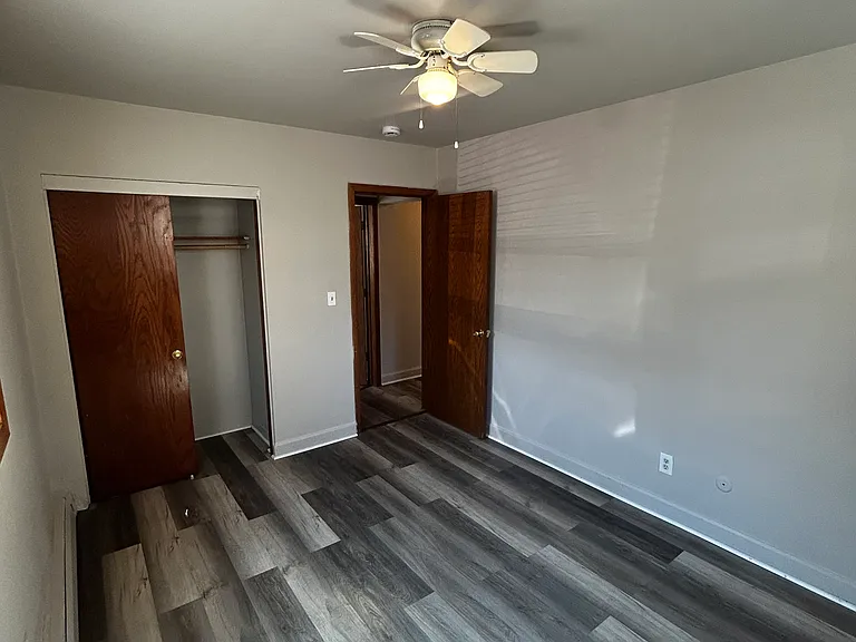 400 Larpenteur Ave W #4 — Photo 4
