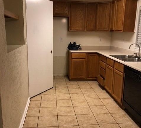 2nd image of 613 Loggins St