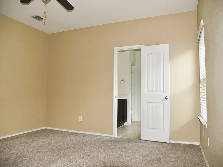 1405 Acmite Ave — Photo 15