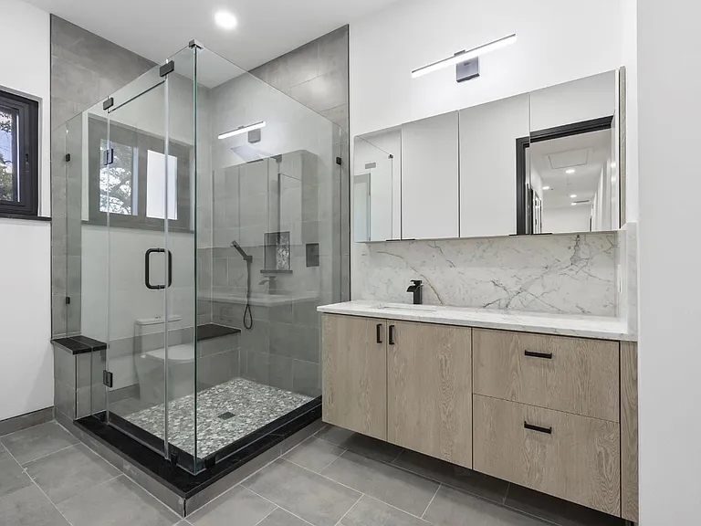 2811 Rodeo Dr — Photo 10