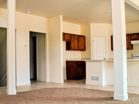3rd image of 2411 Dandelion Ln