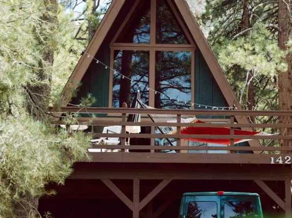 1421 Linden Dr, Pine Mountain Club, CA 93222