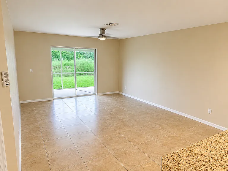 2422 Milton Ave S — Photo 4