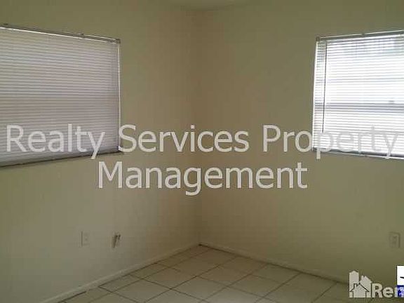 4th image of 2419 Hanson St APT B2