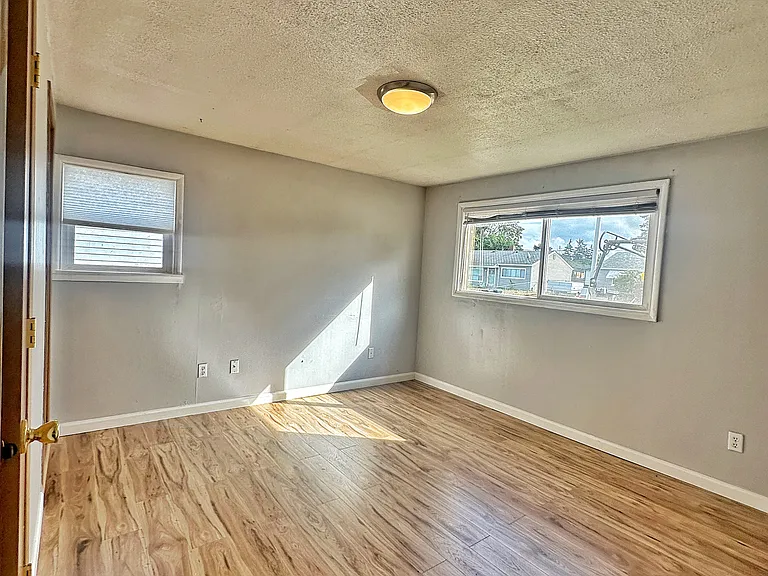 10502 Occident St SW — Photo 9